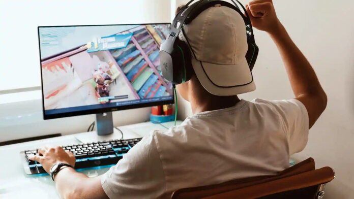 How-Gamers-are-Making-money-by-playing-Online-Games